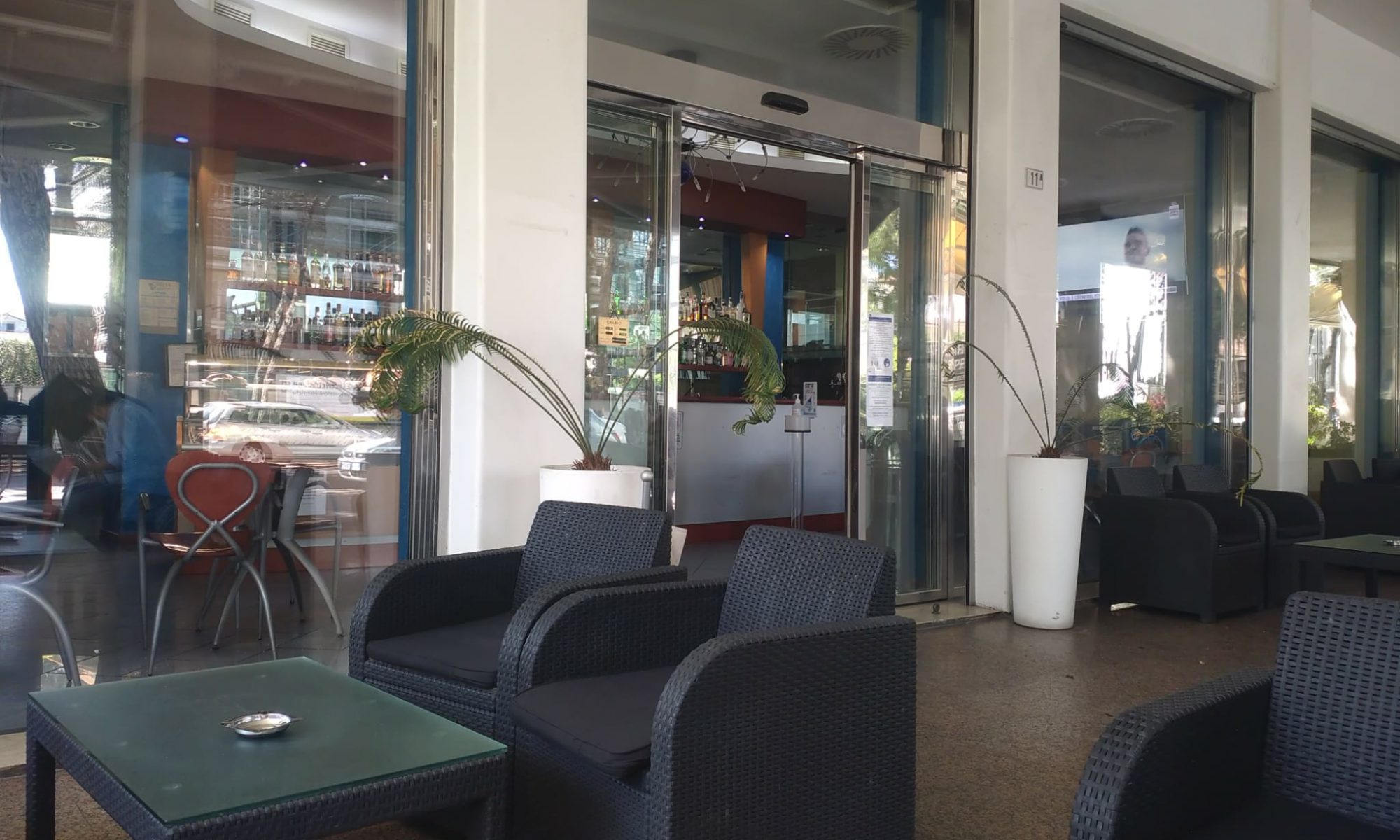 bar